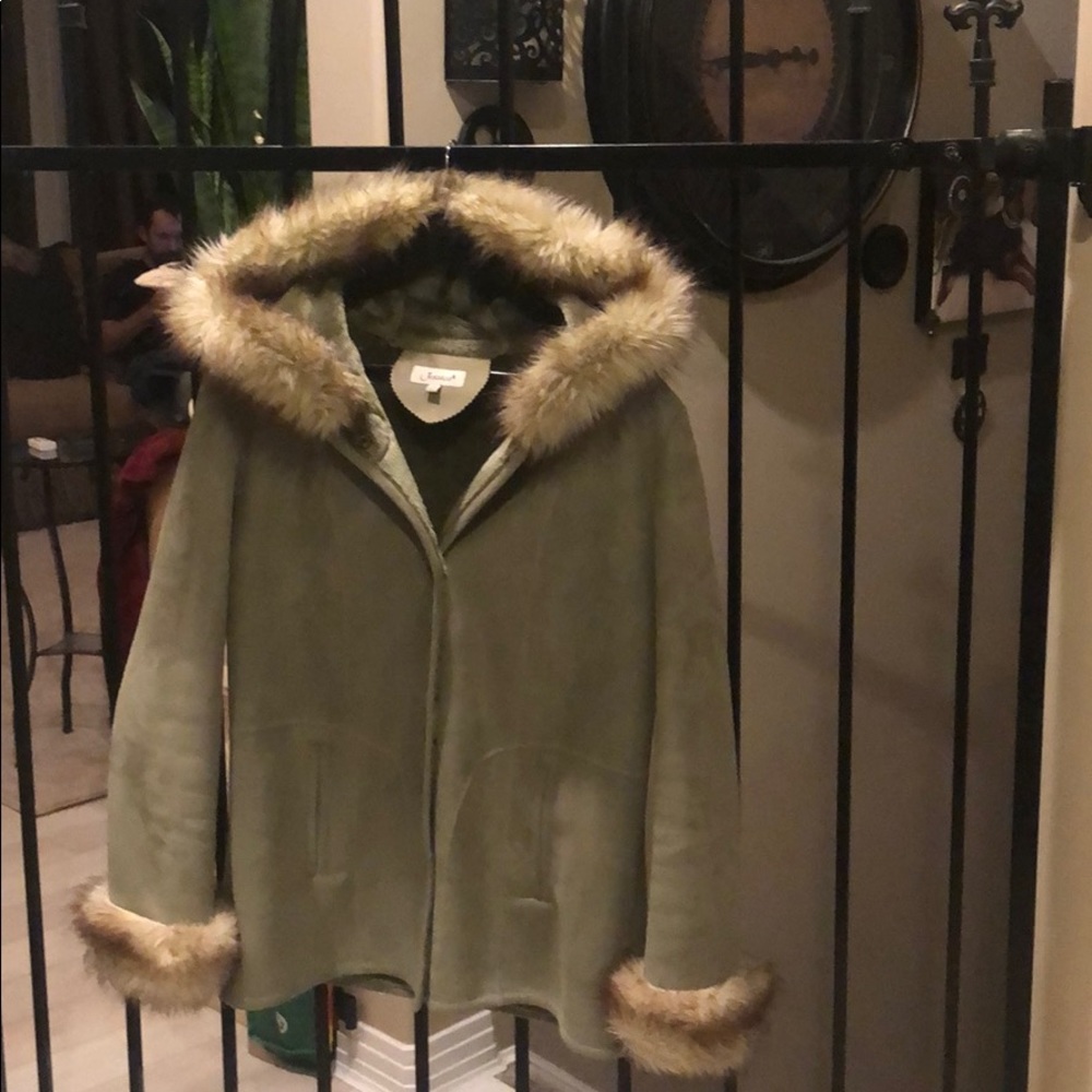 Sage colour coat